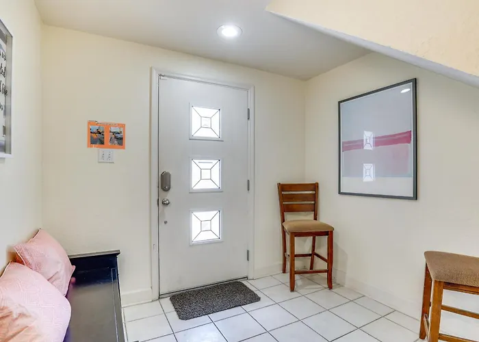 Holiday home Clearwater Hideaway: Walkable Location!