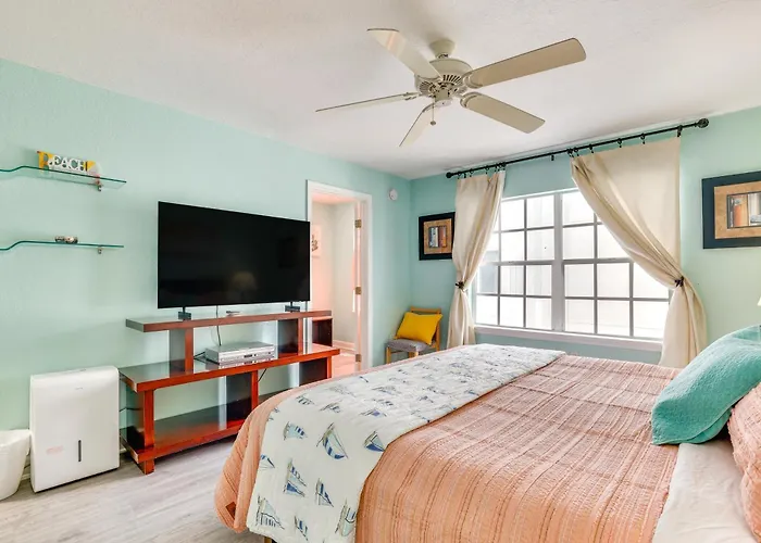 Clearwater Hideaway: Walkable Location! Holiday home *