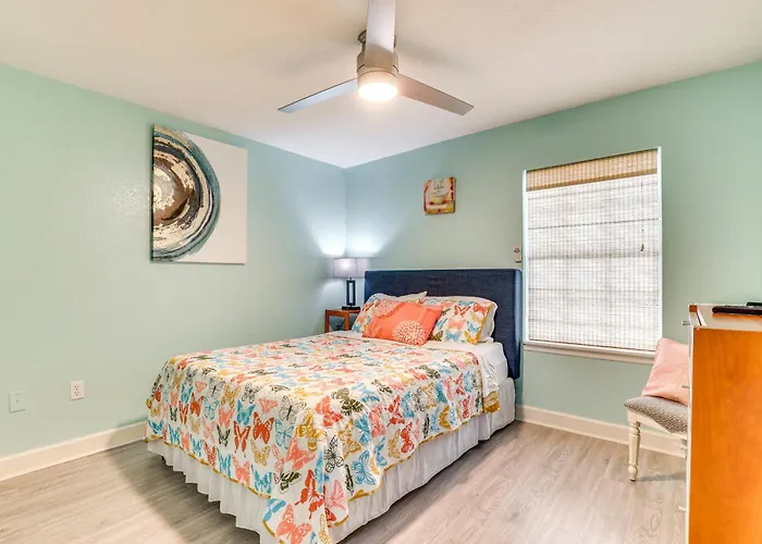 Clearwater Hideaway: Walkable Location! Holiday home *