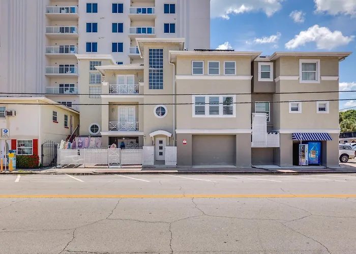 Clearwater Hideaway: Walkable Location! Holiday home *