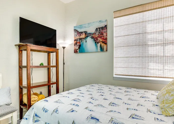 Clearwater Hideaway: Walkable Location! Holiday home *