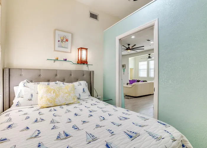 Clearwater Hideaway: Walkable Location! Holiday home Clearwater Beach