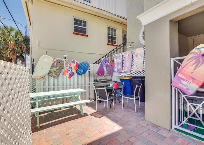 Holiday home Clearwater Hideaway: Walkable Location! *