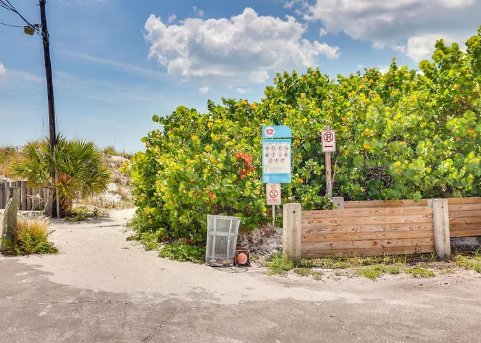 Clearwater Hideaway: Walkable Location! * Clearwater Beach