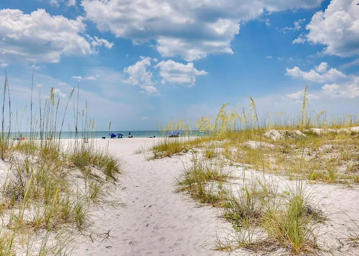 Holiday home Clearwater Hideaway: Walkable Location! *